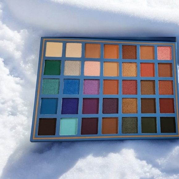 NIB Beauty Creations "Elsa" Eyeshadow Palette - Picture 2 of 3